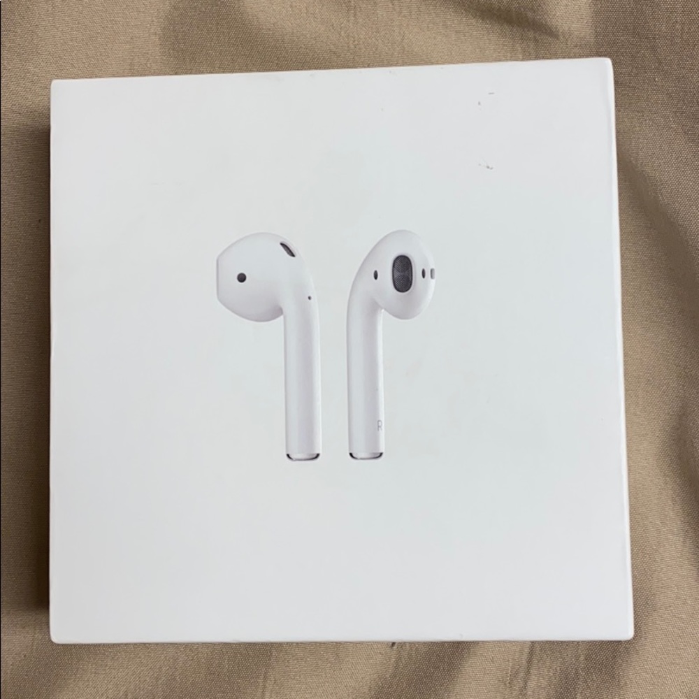 AirPods box